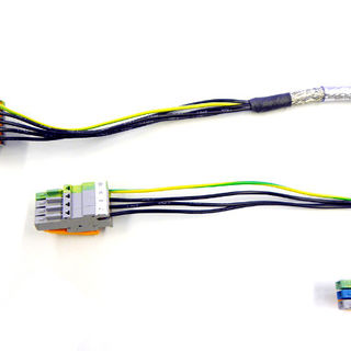 Shielded round cable with series plug