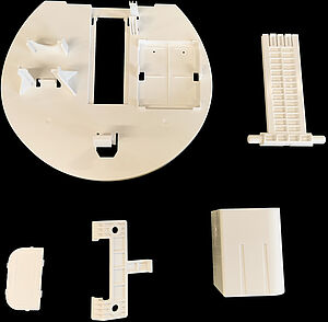 Injection molding material Injection molding material