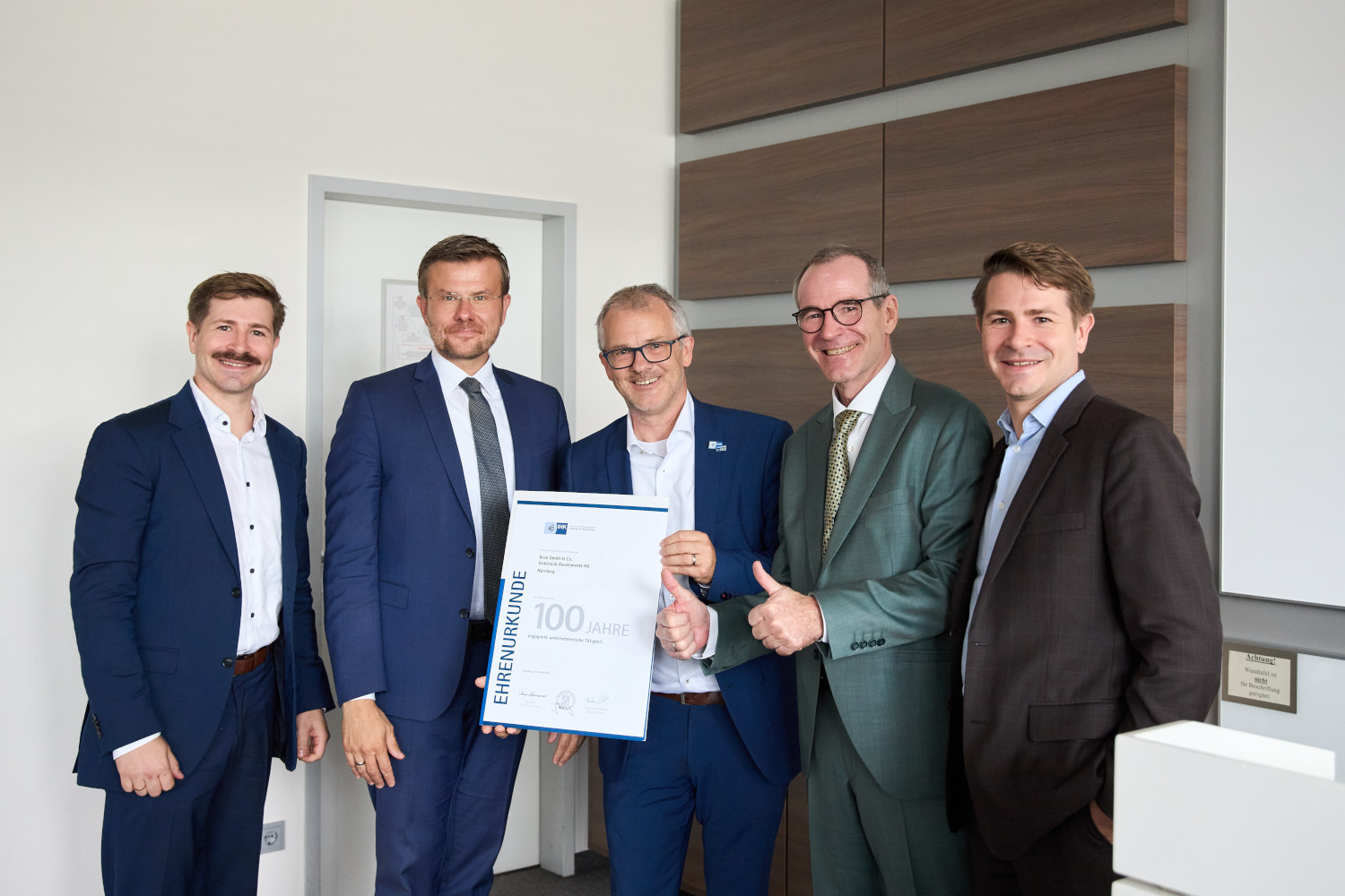 100 Jahre Firmengruppe BECK – 4. Generation 100 Jahre Firmengruppe BECK – 4. Generation